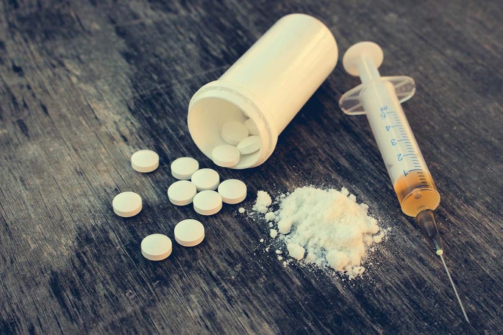 Difference Between Opioids and Opiates - ArticleCity.com