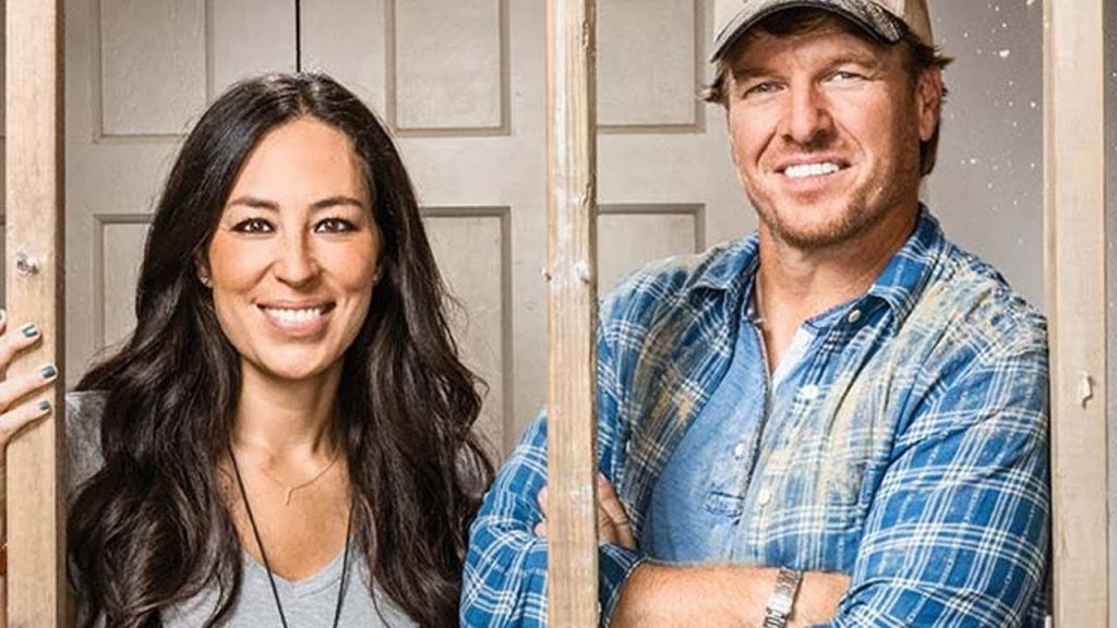 Tacky Living Room Decor Mistakes Virtually Nobody Realizes